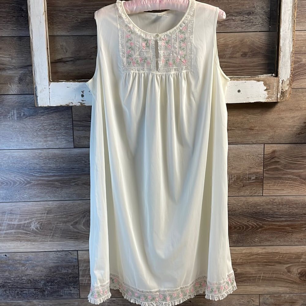 Komar Dainty Night Gown, Lace & Tiny Pink Roses&Greenery,Size Average L,Vintage